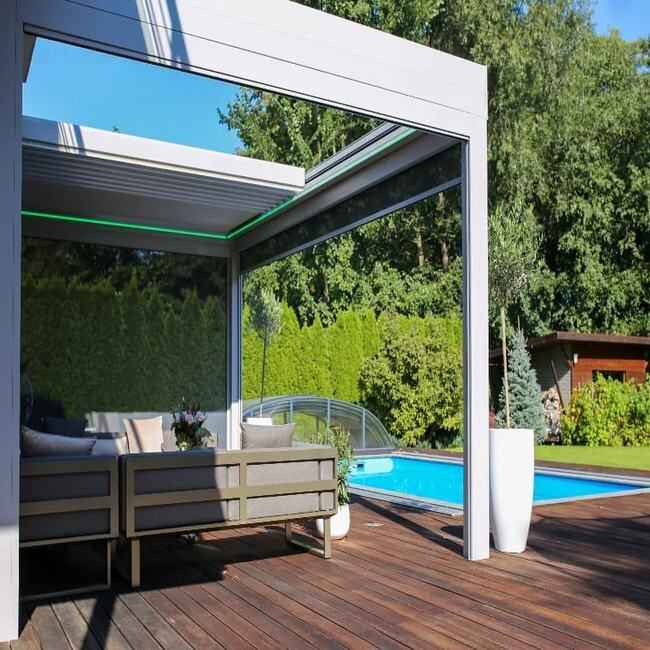 Bioclimatic Pergola in Canada